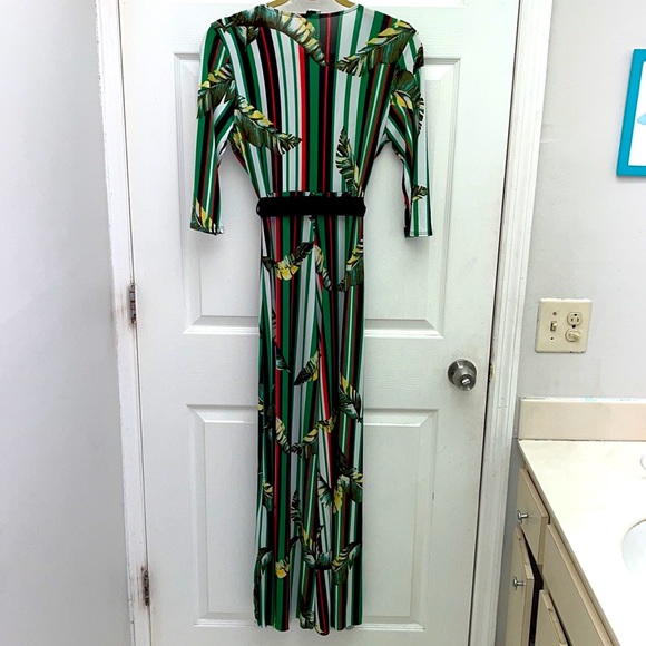 Women’s Belted Leaves and Stripes Jumpsuit With Plunge Neckline Size Large - Picture 2 of 8